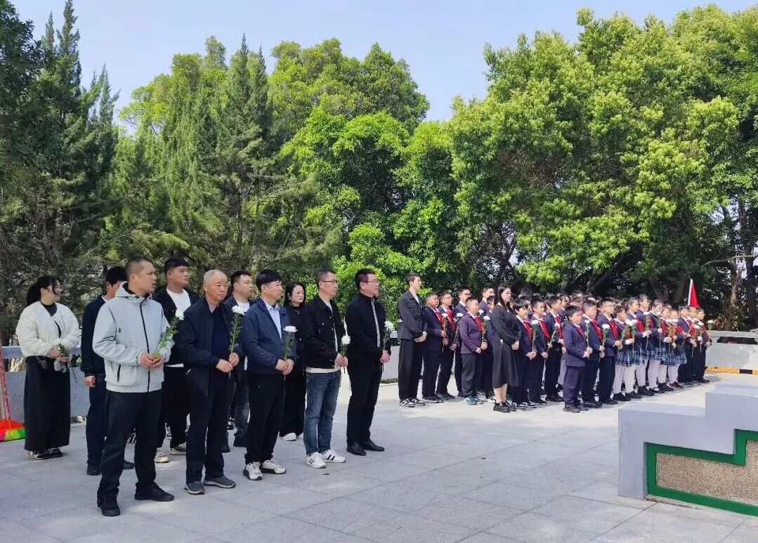 【网络中国节·清明】今天,他们用这样的方式致敬英雄!